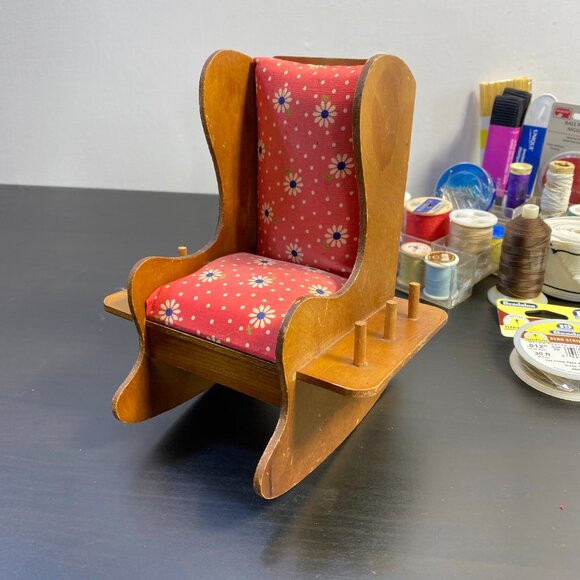 Sewing rocking Chair With Pin Cushion, Threads and Tools, Sewing Thread Holder - Picture 2 of 10